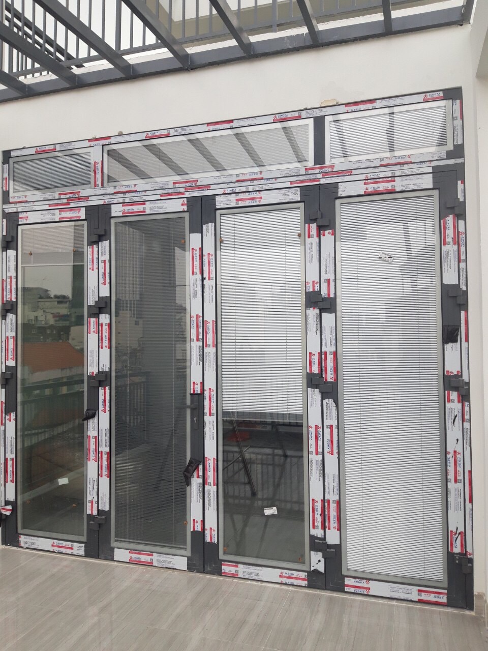 Cửa xingfa có rèm trong kính cao cấp 