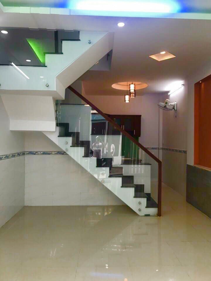 Cầu thang kính quận 12