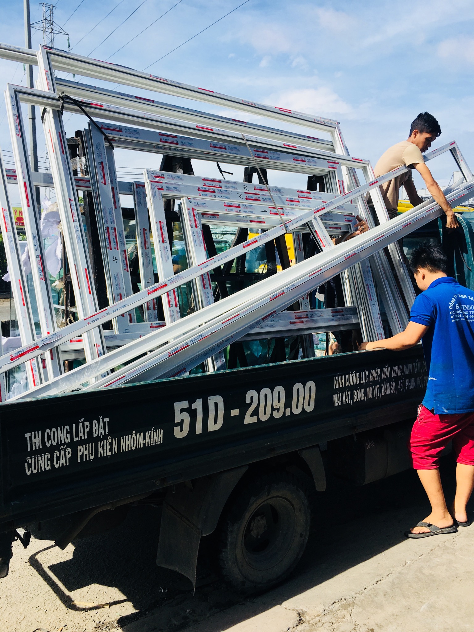 Công trinh  nhôm Xingfa màu xám Quận 12