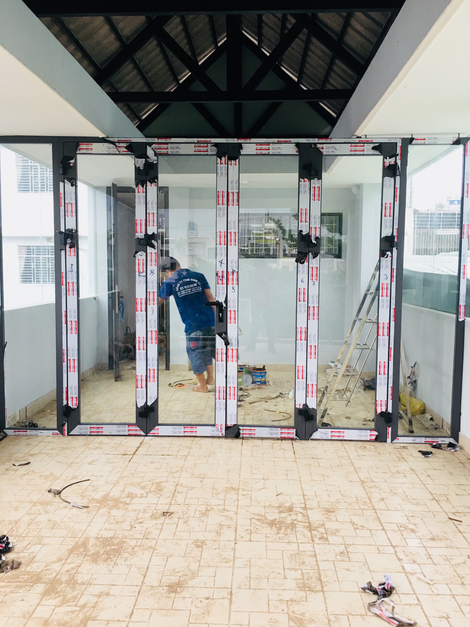 Nhôm hệ Xingfa cao cấp, Cửa 6cánh 2 chết 4 mở  quận 6 TPHCM